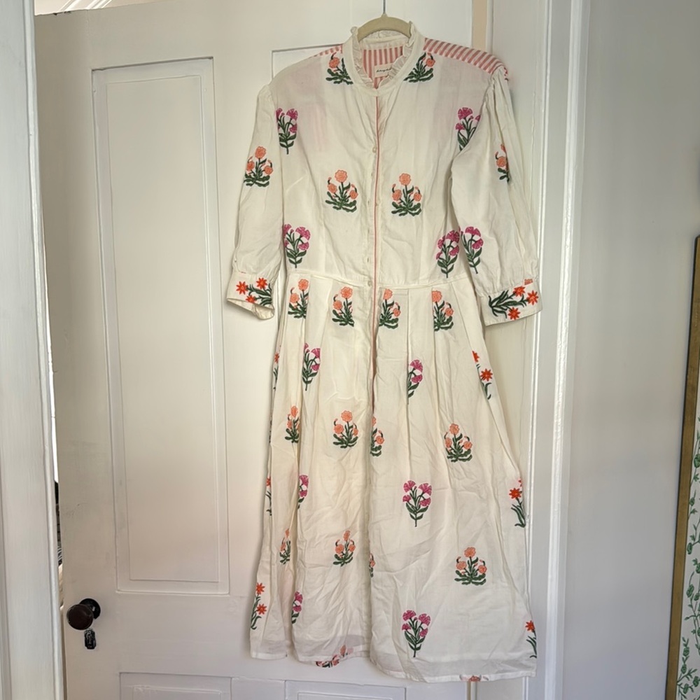 Daydress uk brand Floral Embroidered White Maxi Dress medium smocked waist